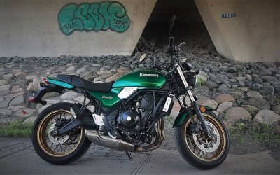 La Kawasaki Z650RS: Retro avec une double personnalité